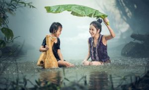 famille-pluie-heureuse